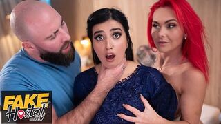 Fata pakistaneză neruşinată se trezeşte sexual cu un cuplu britanic pervers în trei