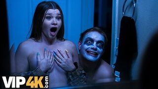 Kiki Daire scuipat lipicios pe penisul tare