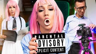 De la fata webcam la vedeta porno: Datoriile lui Charlie Dean