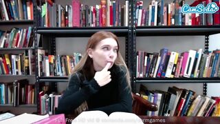 Student colegiu adolescent masturbare în secret pe webcam în timpul pauză studiu
