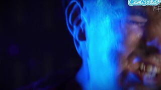 Micul MILF se uită la BF transformându-se într-un vârcolac şi trebuie să i-o tragă BBC-ului ca să-l întoarcă înapoi - Halloween