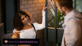 Vecinul sexy australian maseaza si mi-o trage