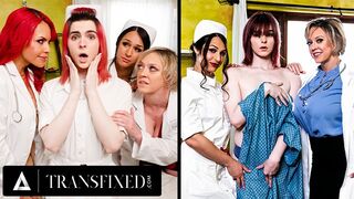 Selectați doctori lesbiene transgender - tripleți fierbinte Milf și dracu 'orgasmic!