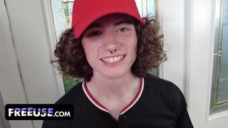 I-am tras-o antrenorului meu! Jucătorul norocos de baseball îşi foloseşte milf-ul cu sâni mari gratis!
