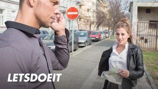 Uimitor turist Silvia Dellai profund futut de un tip local