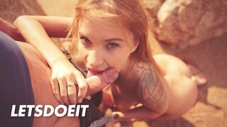 Angel Piaff blonda seducător cu unsuros cocoș supt pe plaja