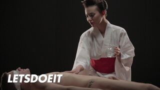 Vanessa Decker îi dă lui Max Dior un masaj fierbinte, și apoi ea îl călărește greu