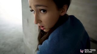 Păsărica lui Carmen Rae începe să-şi bată joc de distribuţie
