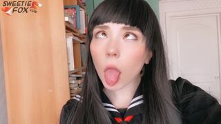 Şcolăriţa japoneză îşi suge pula adânc şi o înnebuneşte