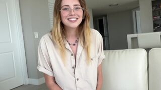 Prietenul meu Tomboy dovedeşte că nu e lesbiană - fantezia fierbinte a lui Lucy Foxx cu scotch Stark