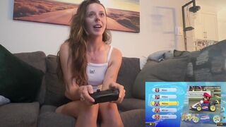 Dungi Mario kart duel cu jucarie luxurianta in pasarica mea - inundatii de banane in joc sexy