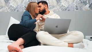 Teen perfect seduce copilul virgin la o prima intalnire - ea are mintea