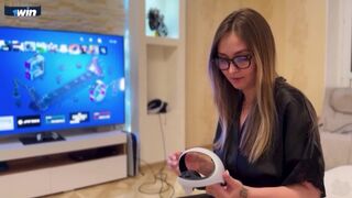 La naiba cu mama ta vitregă naivă în realitatea virtuală