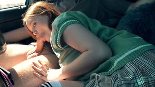 Scoala dintr-o masina ma seduce acasa cu un sex oral public