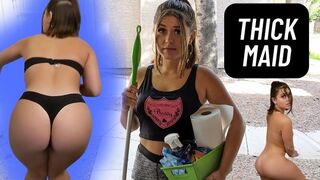 Casting curvy: Menajera densă curăţă goală pentru o evaluare bună