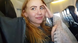 Aventură aeriană: suge și dracului adolescent blondă pe un avion