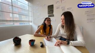 Vecinul meu profesor lesbian mă ajută să-mi rezolv temele