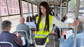 Şoferul de autobuz şi-a schimbat viaţa şi şi-o trage cu pasagerul