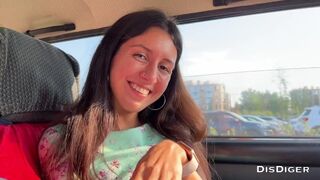 A dus un student rus în oraş într-o maşină şi i-a tras-o în sălbăticie