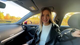 Am întâlnit o adolescentă blondă pierdută şi i-am tras-o pentru ajutor