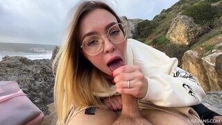 Doi adolescente blonde sexy de 18 ani futut în turneul de pe plajă