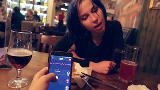 Am rupt vibratorul surorii mele vitrege la bar ca s-o fac să plângă