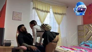 Sunt singur cu prietena fierbinte a fratelui meu, și vom dracu ' reciproc fără cauciuc, și voi veni în păsărica lui