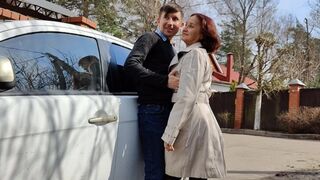 Ţâţe mari şi sex sălbatic cu un milf fierbinte!