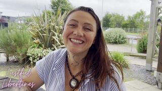 O doamnă matură îmi ia virginitatea de 40 de ani