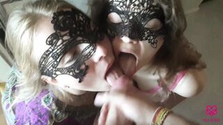 Dublu sex oral în fața oglinzii cu Poliamory