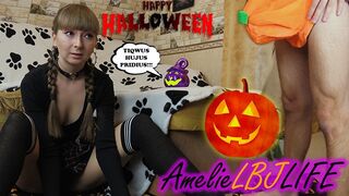 Vrăjitoare mică cheamă penisul mare și devine futut greu pentru a obține în păsărica ei - Halloween 2020
