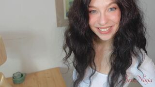 Consilierul tantalian încearcă să-mi vândă o păpuşă sexuală