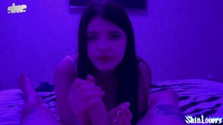 Sex sălbatic în lumină neon cu amatori adolescent