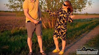 Destul de sari bhabhi a cerut direcții de la un străin desi, și l-au futut tare în apusul de soare violet