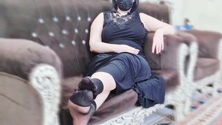 Doamna sexy şi-o trage tare şi geme de plăcere