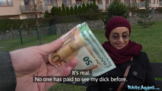 Agent public - poți convinge o puicuță afgană să facă asta