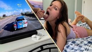 El a fost doar joc Xbox, și apoi dintr-o dată a primit un loc de muncă felatie