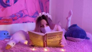 O adolescentă micuţă plină de funduri perfecte