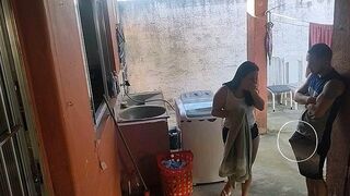 Sotia a plecat, menajera nu a putut rezista coada mea rigida