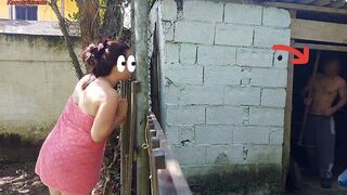 Femeia măritată defectă îl cheamă pe îngrijitor să şi-o tragă