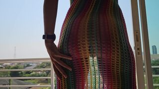 Placere imensa si orgasm masturbandu-se pe soare # aventura naturala fata pe balconul hotelului