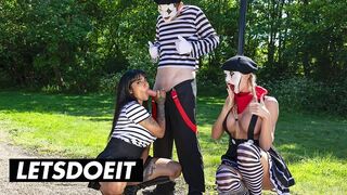 Sexy Street Mimes prezintă: Hot Three cu ţâţe mari şi cozi uriaşe pe LetsDoelt Channel