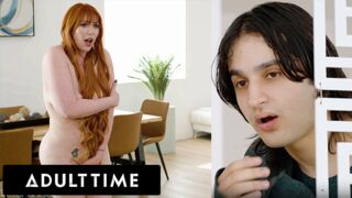 Momente fierbinţi pe Avel Time: Red MILF mamă vitregă gol yoga şi seducţie