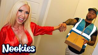 Mandy Monroe livrare de cârnaţi speciale şi dracu 'fierbinte pe canalul Nookies