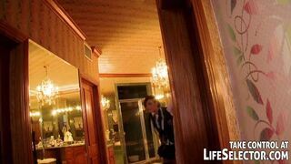 Aventură sentimentală în Life Selector: Primele experienţe ale studentelor sălbatice cu Isis Taylor şi prietenii ei în trei