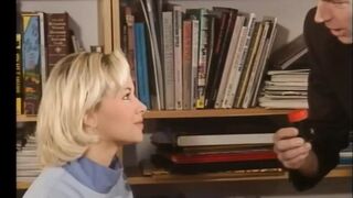 Umple-le fundurile cu scule mari în filme porno de epocă