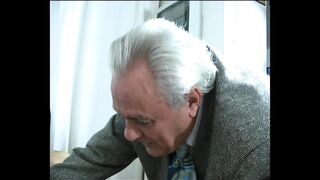 Adevărata vedetă porno italiană e naşpa în 4 criminali privaţi