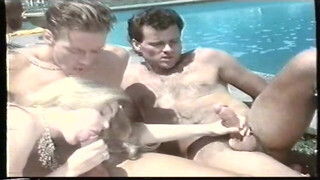 House by the pool - Film de sex sincron maghiar vhs