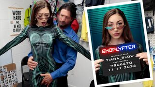 Fantezia lui Tiana Blow se adevereşte cu o sculă extraterestră